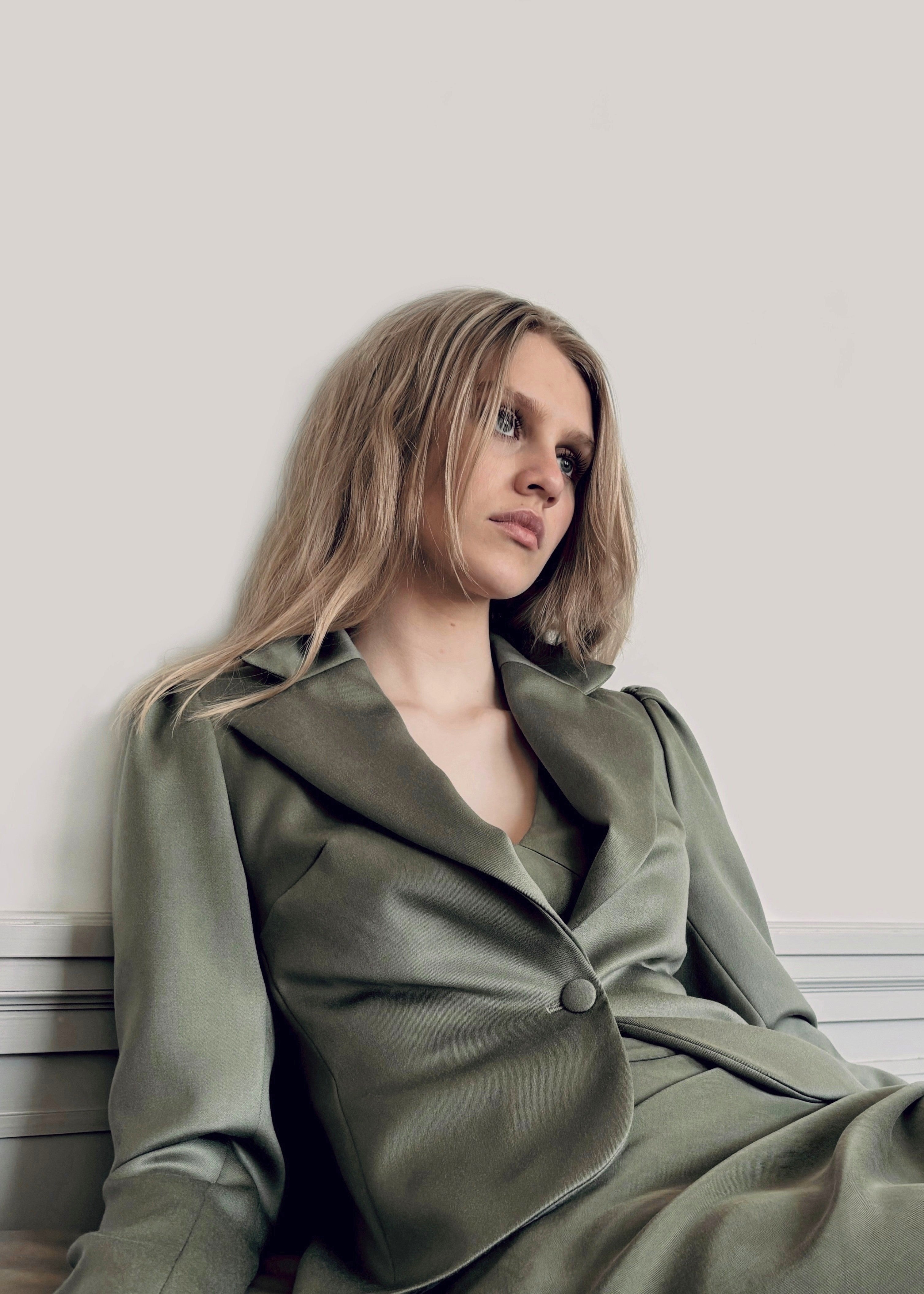 cropped blazer in seagrass
