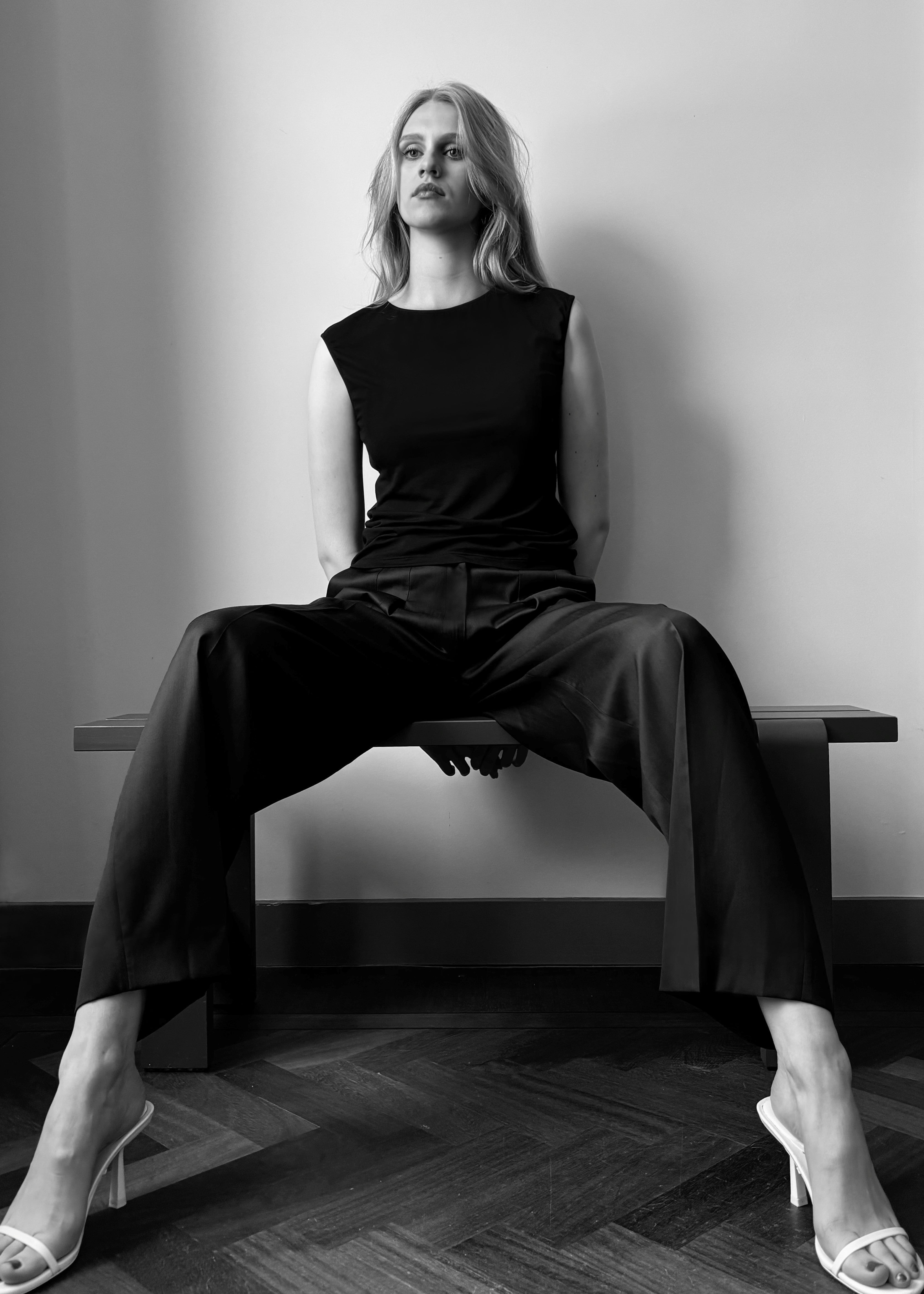 sleeveless jersey top in black
