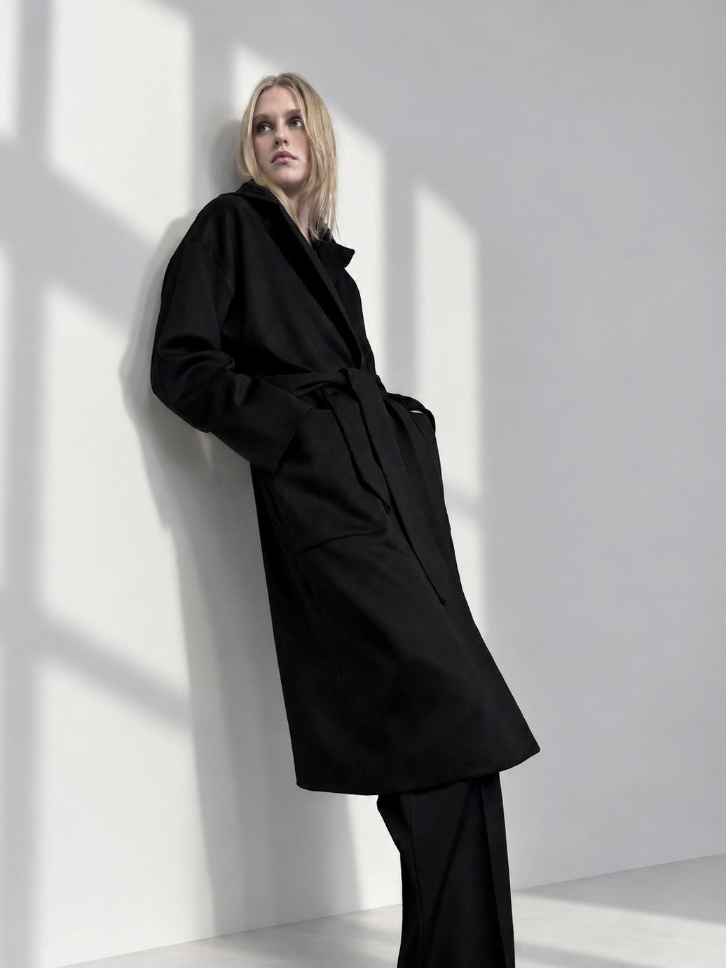 midi coat wool in black