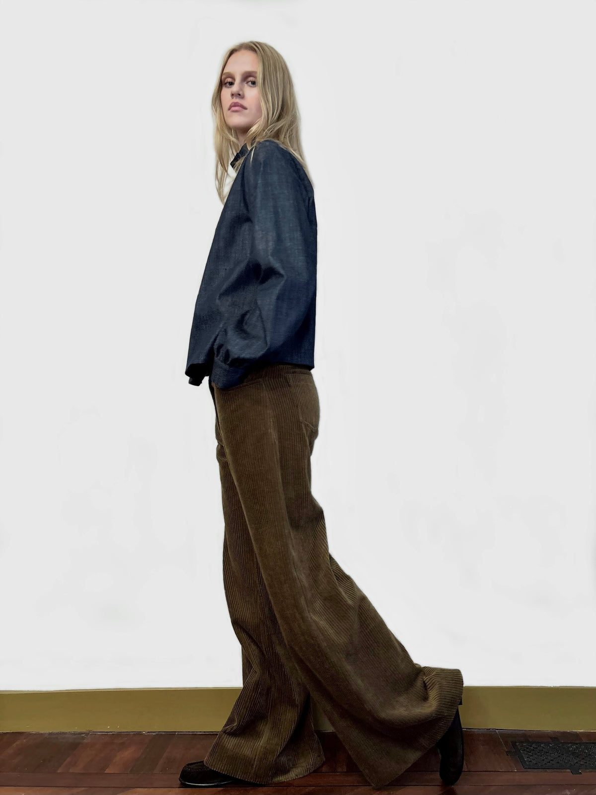 wide leg trousers in breen
